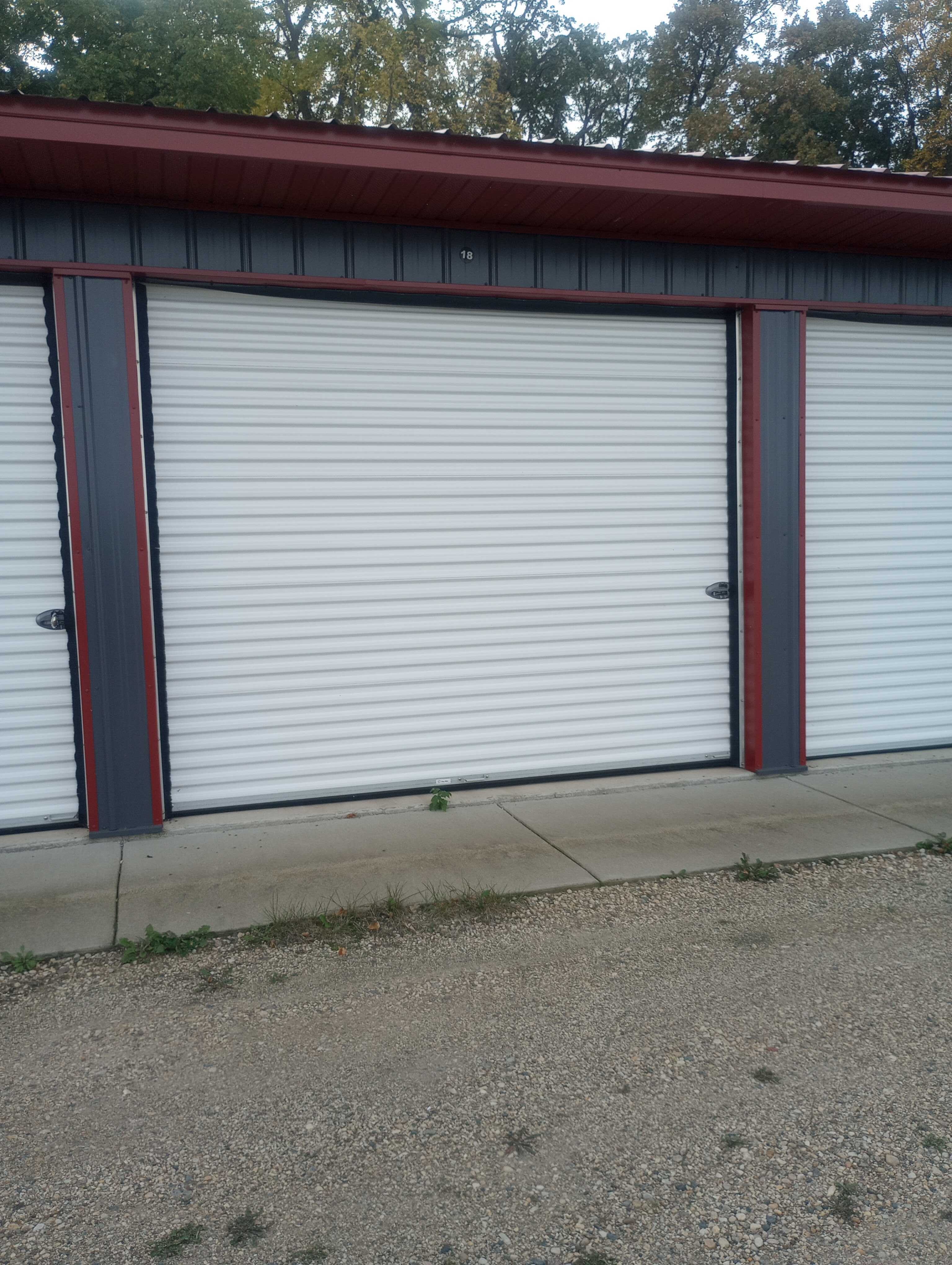 11' x 34' unit, door closed